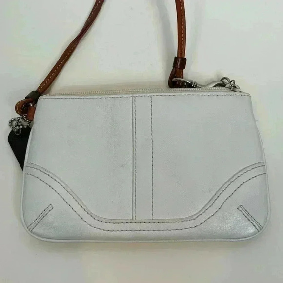 COACH Signature Ivory & Brown Leather Clutch/Wristlet & Strap with Hangtag - Picture 2 of 8
